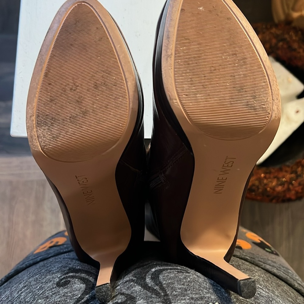 Nine West 2015 Pearson Brown Leather Boots with gold accent Sz 7 - Picture 7 of 8